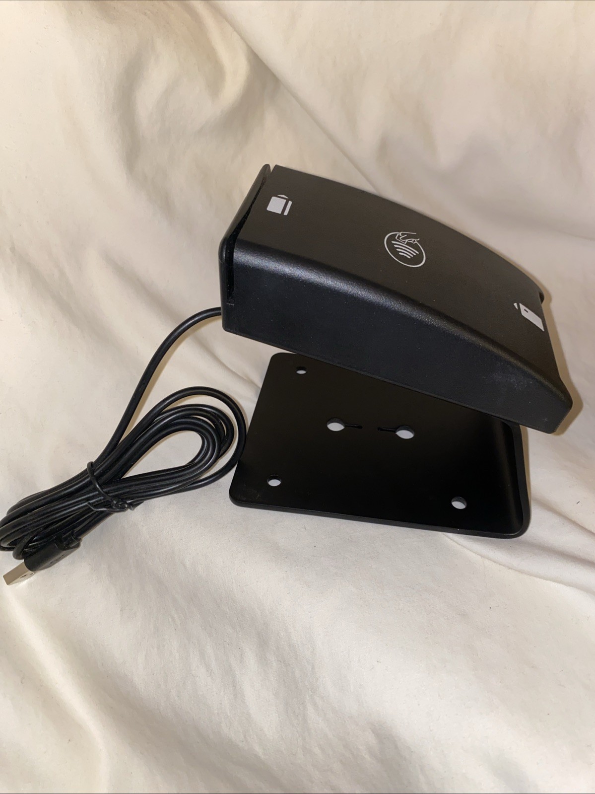 IDtech USB Powered 3-in-1 Card Reader Model ID 80149008-001
