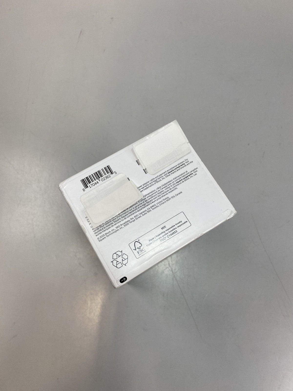 Square Handheld pocketable POS, with built-in payments, barcode scanner,camera.
