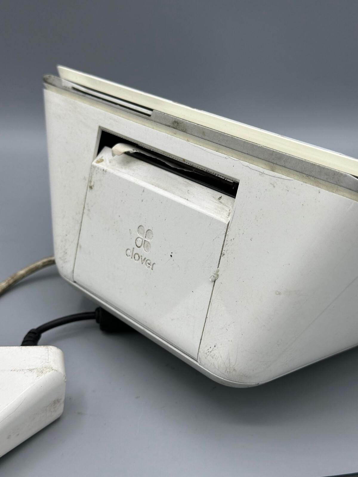 Clover POS System (WORKS – CRACKED SCREEN)