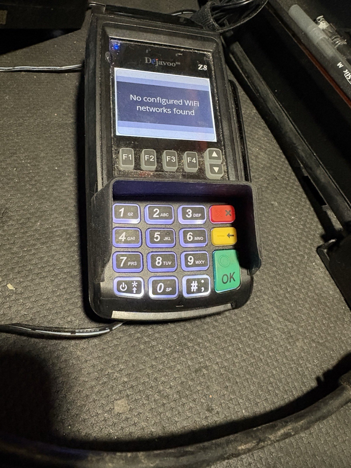 Dejavoo Z8 Credit Card Terminal With VEGA3000 Base – Powers On – Unprogrammed