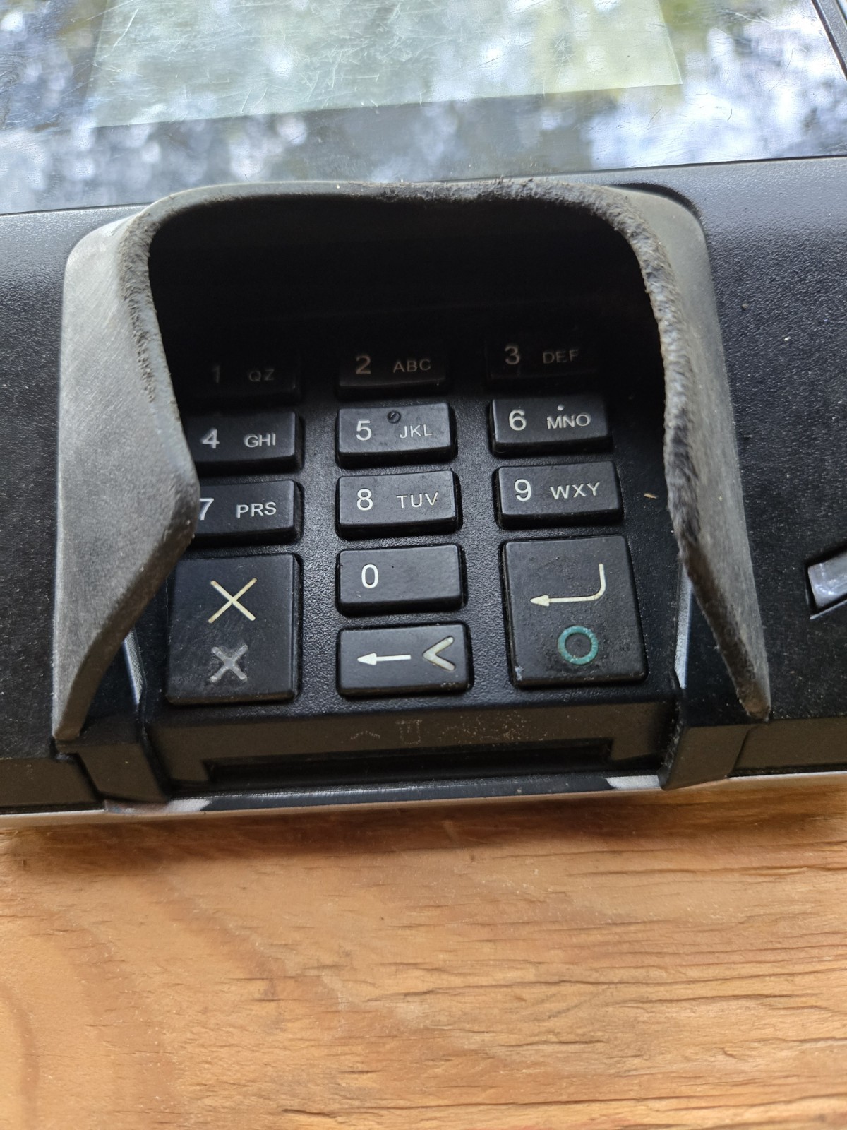 Verifone Payment Terminal – M13240901R – MX915 (broken power cord plug in)