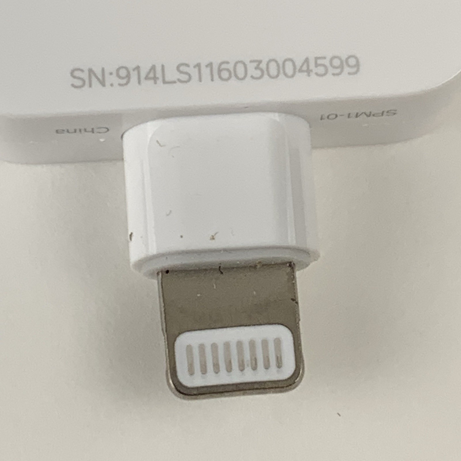 Square – Magstripe Reader with Lightning Connector – Glossy White