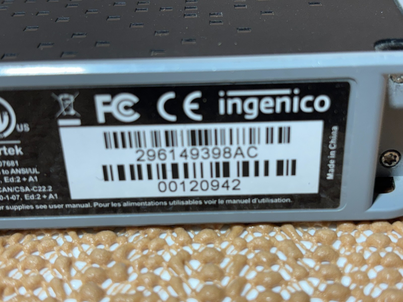 OEM Ingenico Com Box 296149398AC w/HDMI to Display Port AC Adapter included