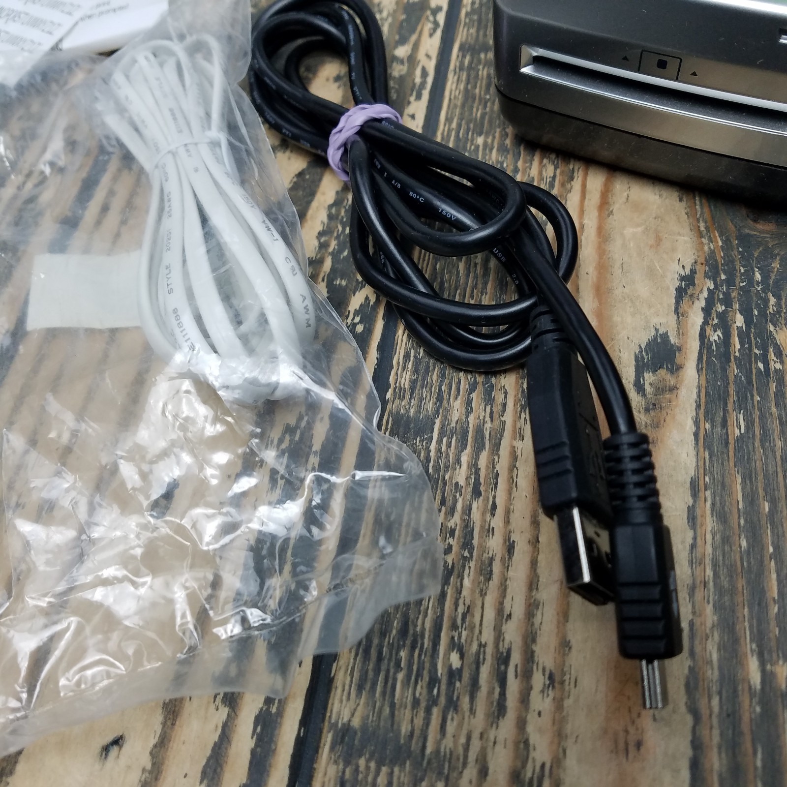 First Data FD130 Credit Card Terminal in BOX with Adapter and Paper + BOX