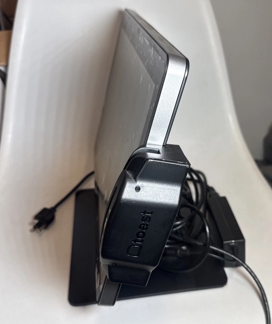 NEW UNUSED Toast 15″ ELO POS Terminal ESY15i1B Card Reader Stand Power Supply