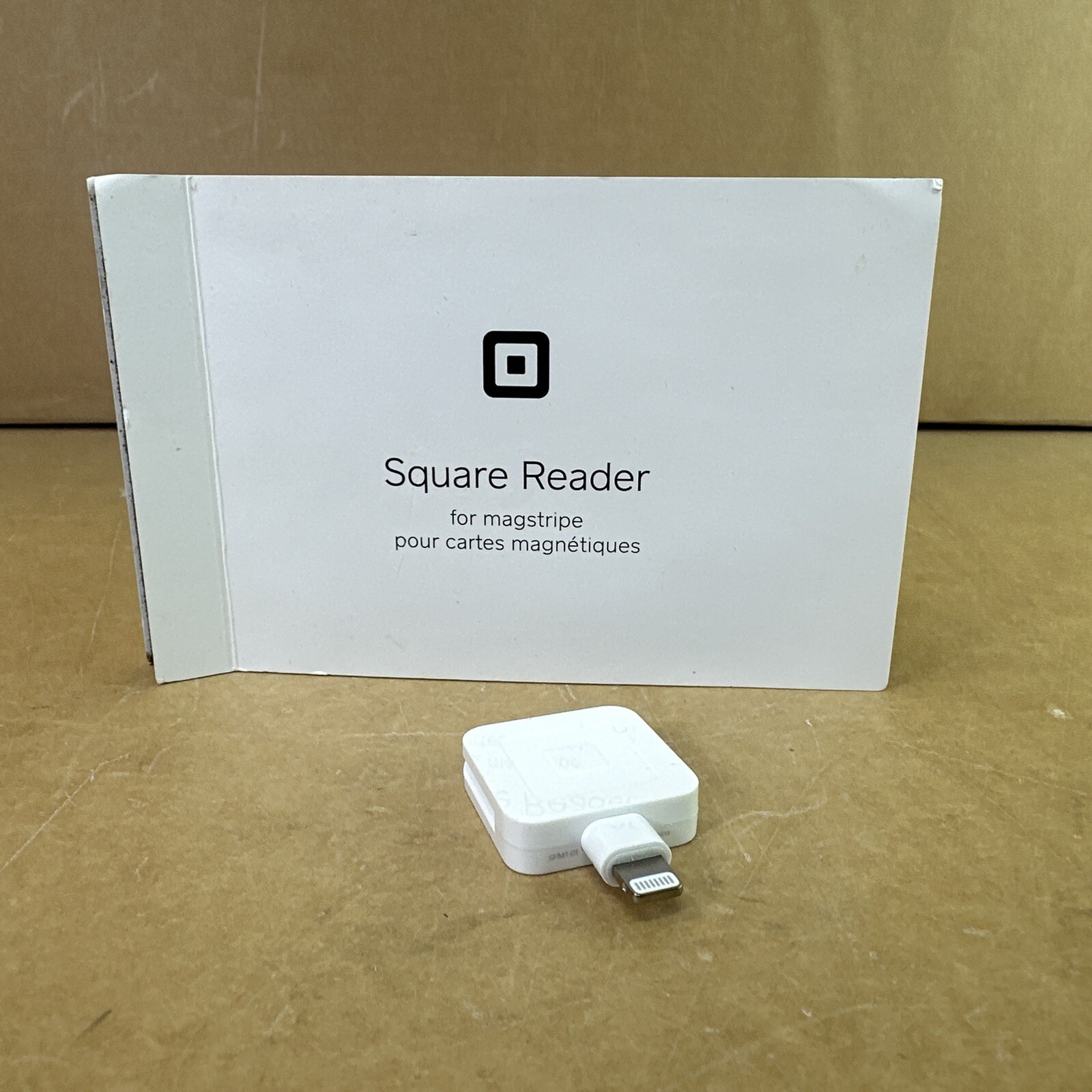 Square Reader for Magstripe With Lightning Connector – Glossy White iPhone iPad