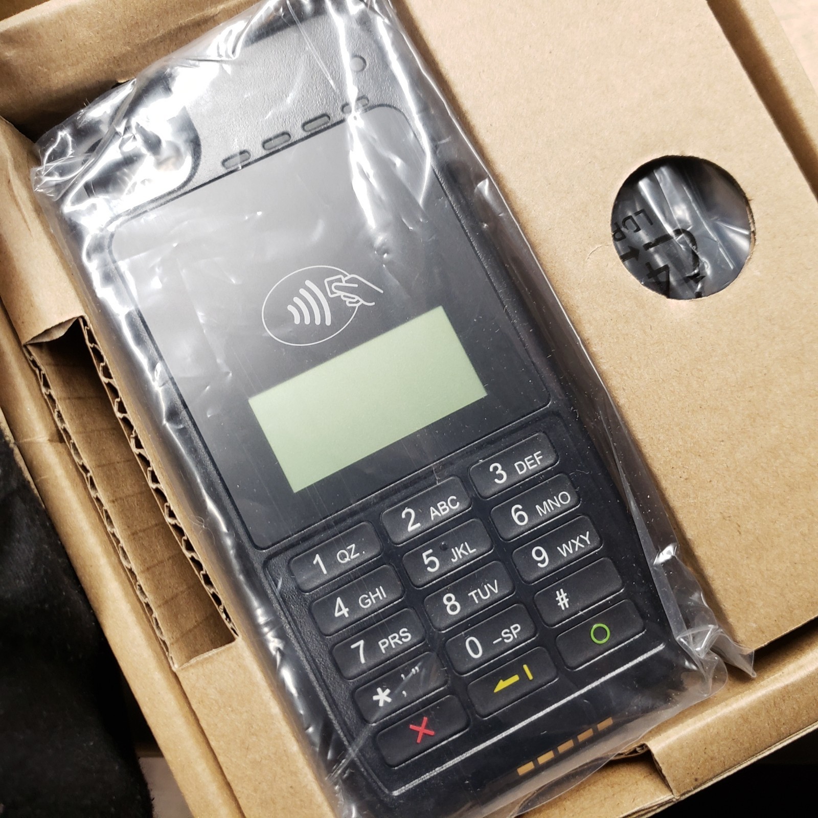 VERIFONE PAYWARE E315M IPHONE 5 IPOD MOBILE BARCODE CC TERMINAL M087-313-10-WWA