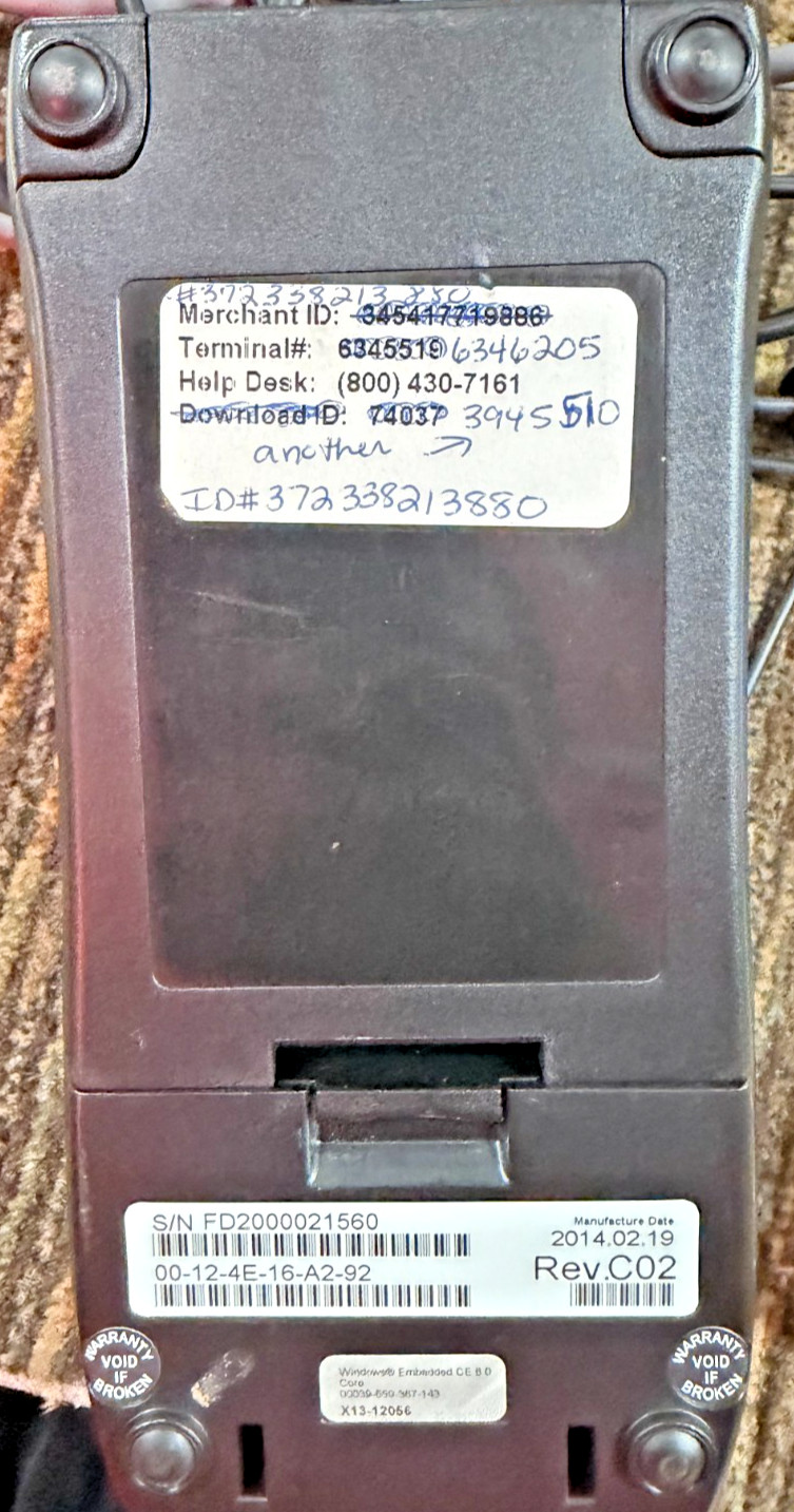 First Data FD130DUO Credit Card Machine w/Power AC Adapter, (TURNS ON)