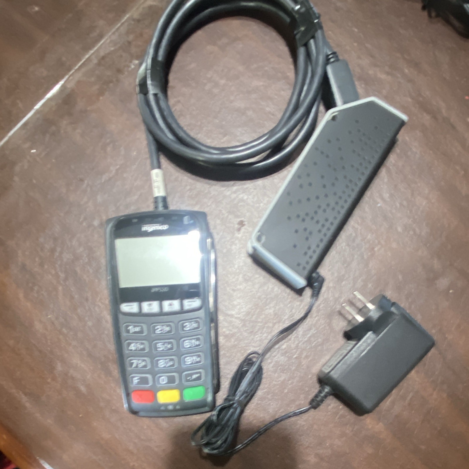 Ingenico iPP320 Wired Card Terminal w/ Base, Power Adapter IPP320-USPHX25A