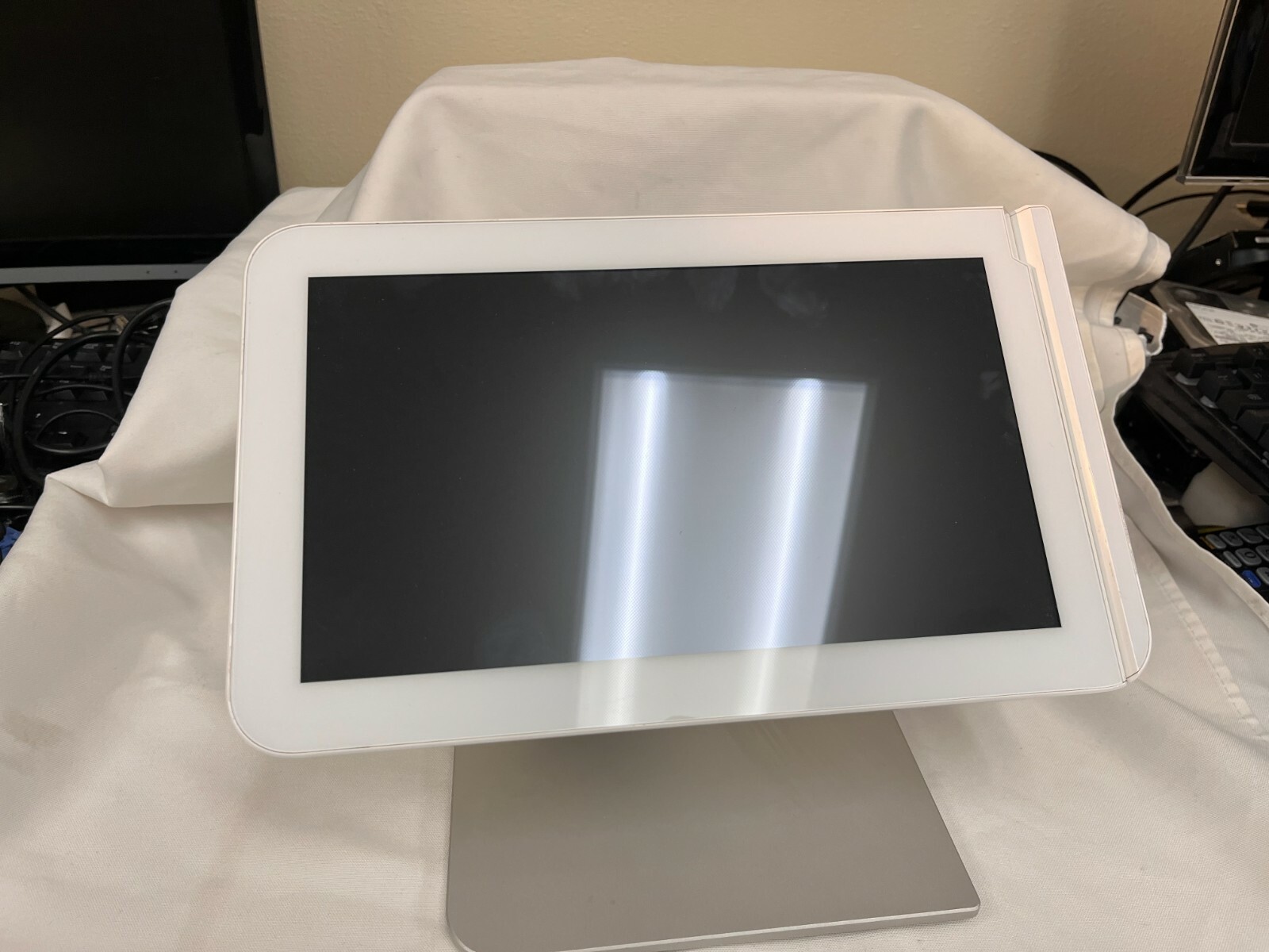 CLOVER POS 1.0 C100 SYSTEM POINT OF SALE STATION – AS IS MERCHANT LOCKED