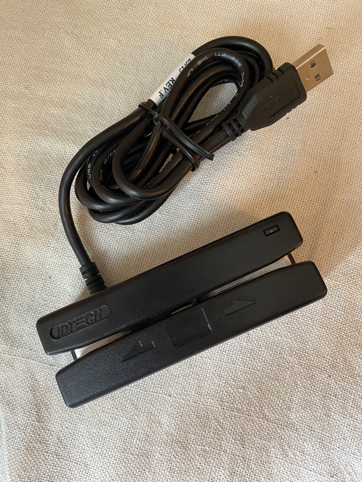 IDTECH USB Credit Card Reader – Model: IDRE-334133B-1M