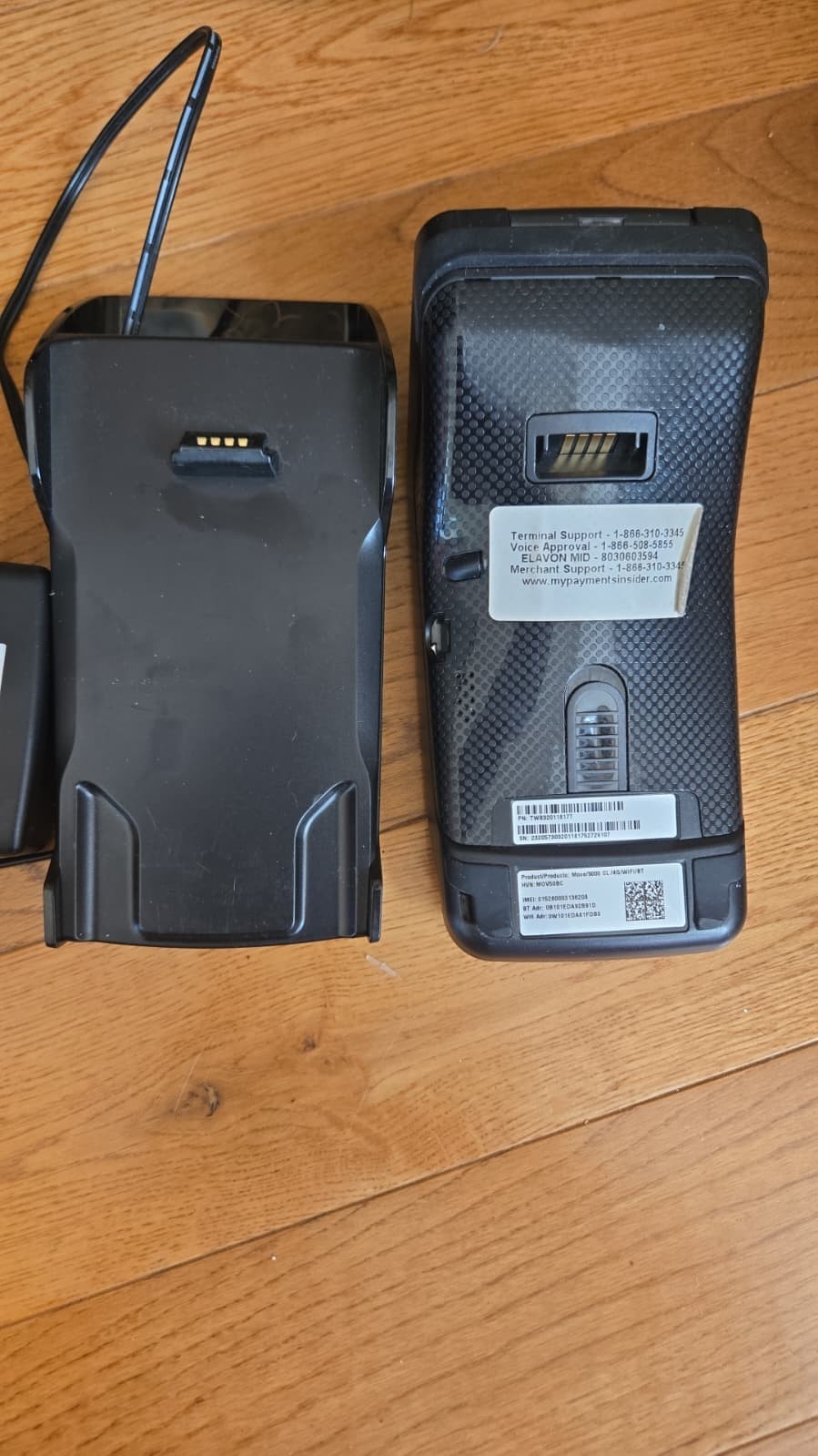 Ingenico Move/5000 terminal and charger