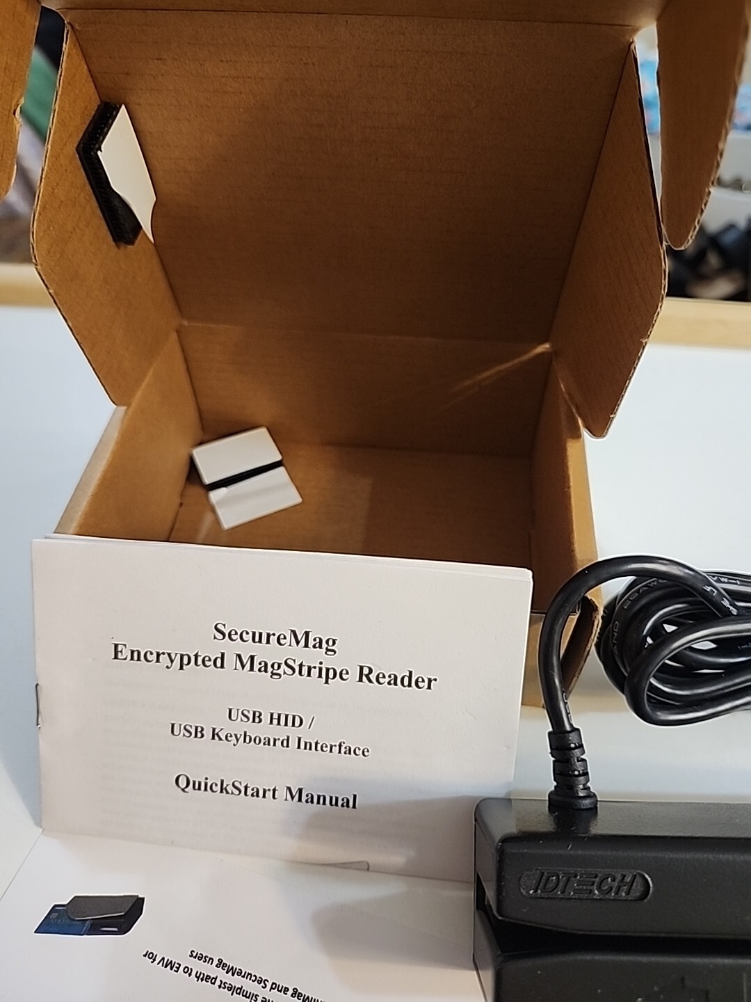 ID TECH IDRE-334133BE SECUREMAG ENCRYPTED MAGSTRIPE USB READER N4-3(8)