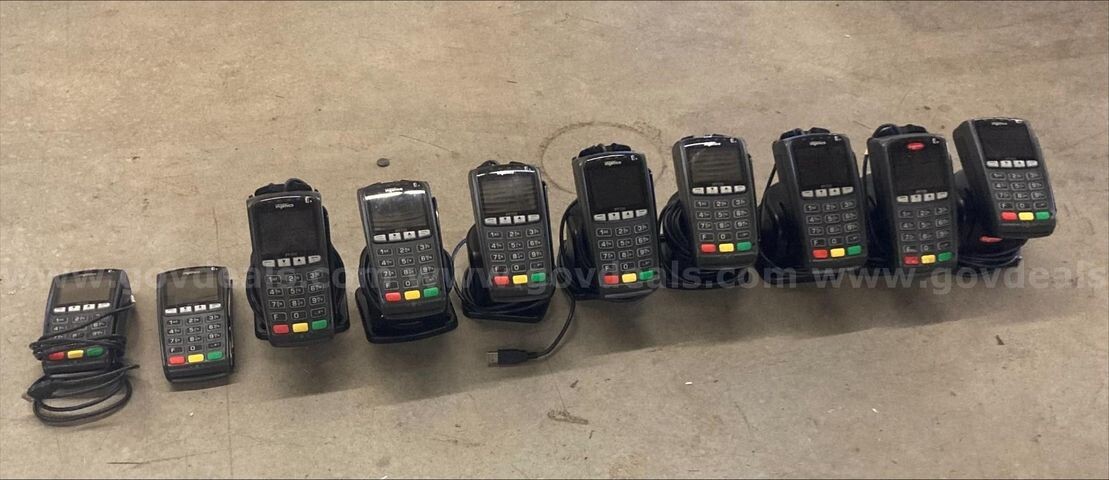 10 – Ingenico IPP350 Credit Card Terminals (8 With Stand)