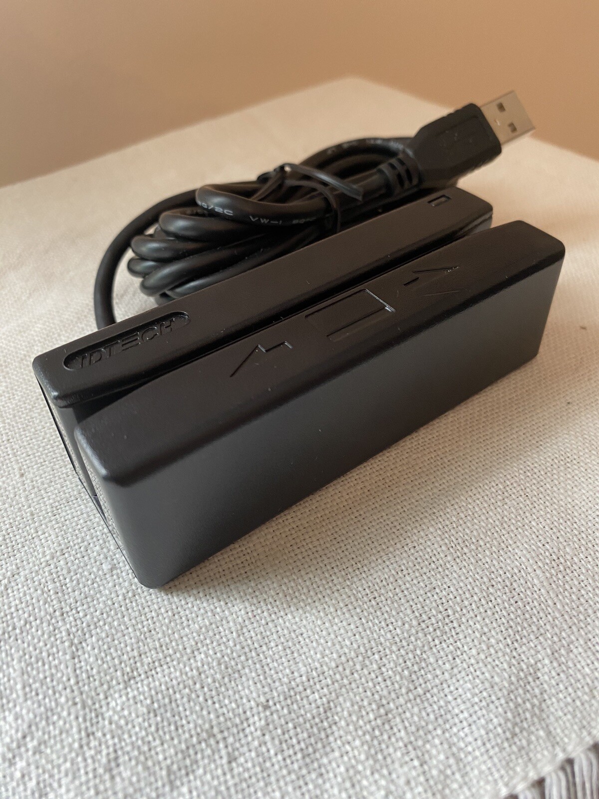 IDTECH USB Credit Card Reader – Model: IDRE-334133B-1M