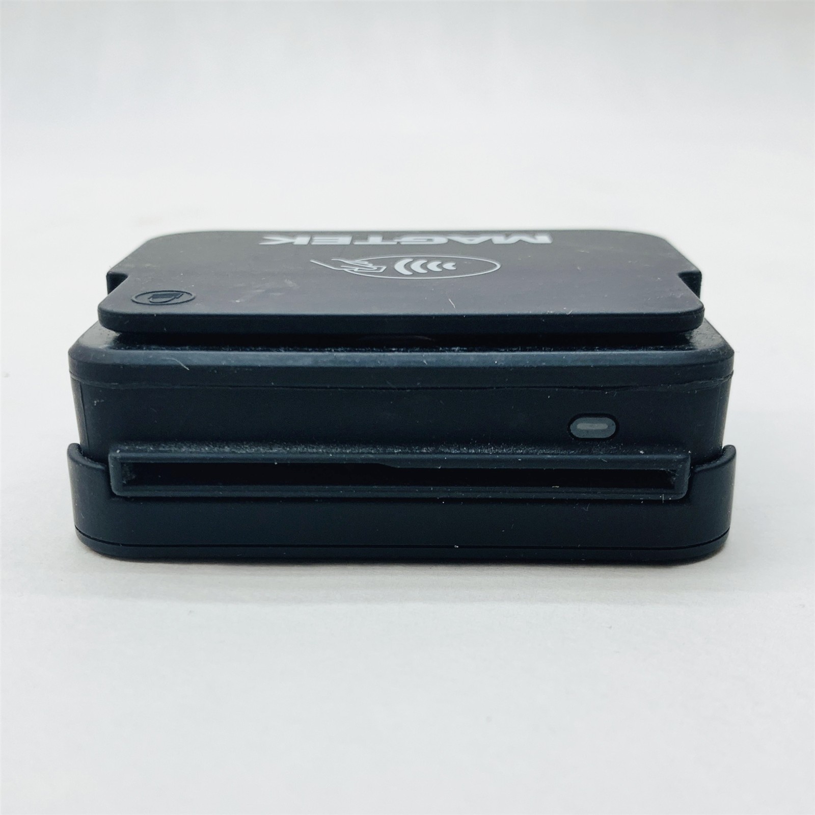 Magtek 21087016 iDynamo 6 Secure Mag/EMV Mobile iOS Lightning Credit Card Reader
