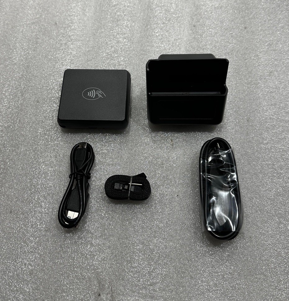 BBPOS Card Reader CHB2A – With Stand And Cables Brand New In Boxes