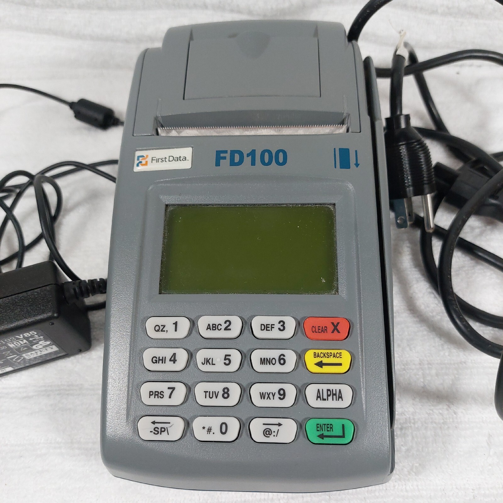First Data FD-100 Credit Card Machine Terminal Reader & 25 Thermal Paper Rolls