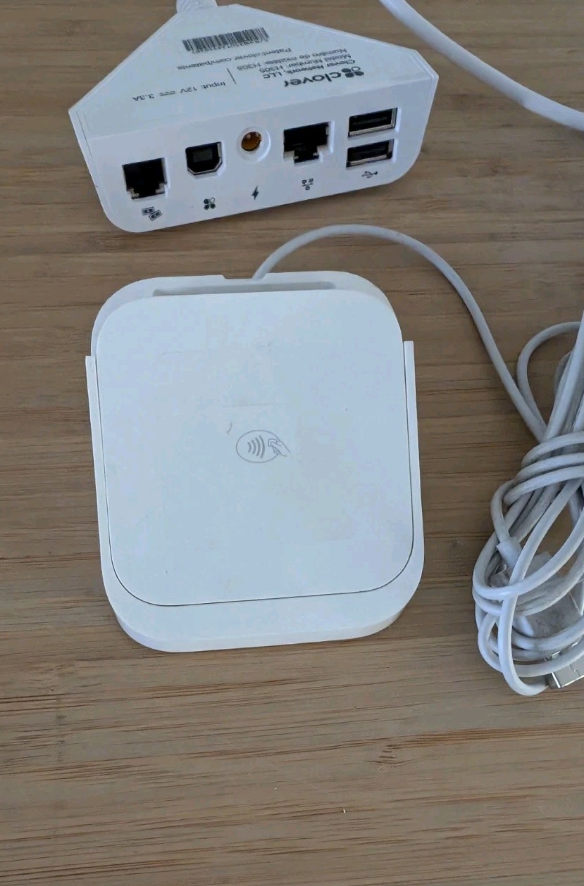 Clover Lot Cover Mini , H305 Hub & Contactless Card Reader