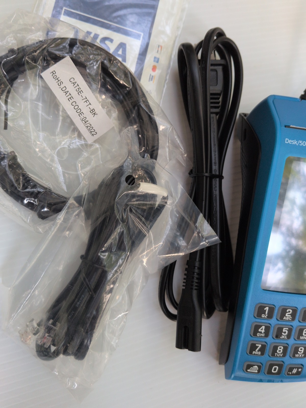 Ingenico Desk/5000 Credit Card Terminal Blue Powers On Chase Logo Complete