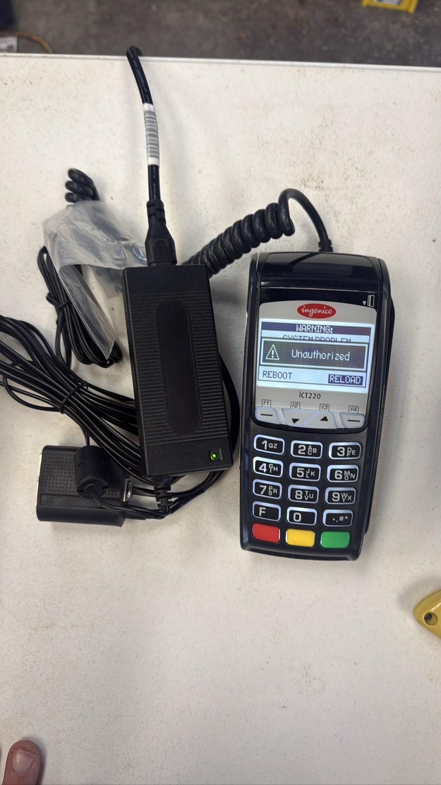 Ingenico ICT220 Credit Card Terminal w/ Power Supply *See Photos*