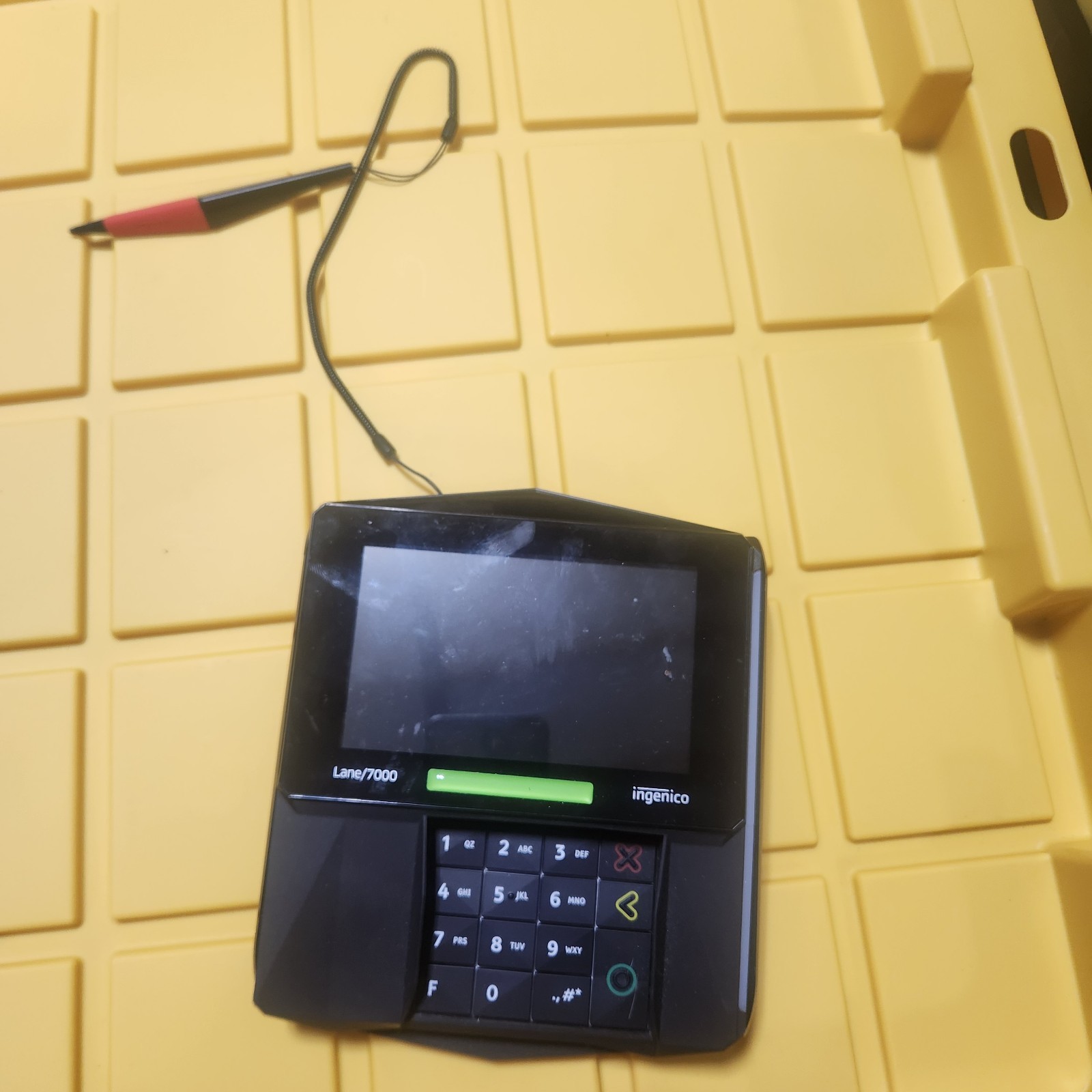 N Ingenico Lane 7000 Card Terminal with Stylus As Seen Untested H84 Cm