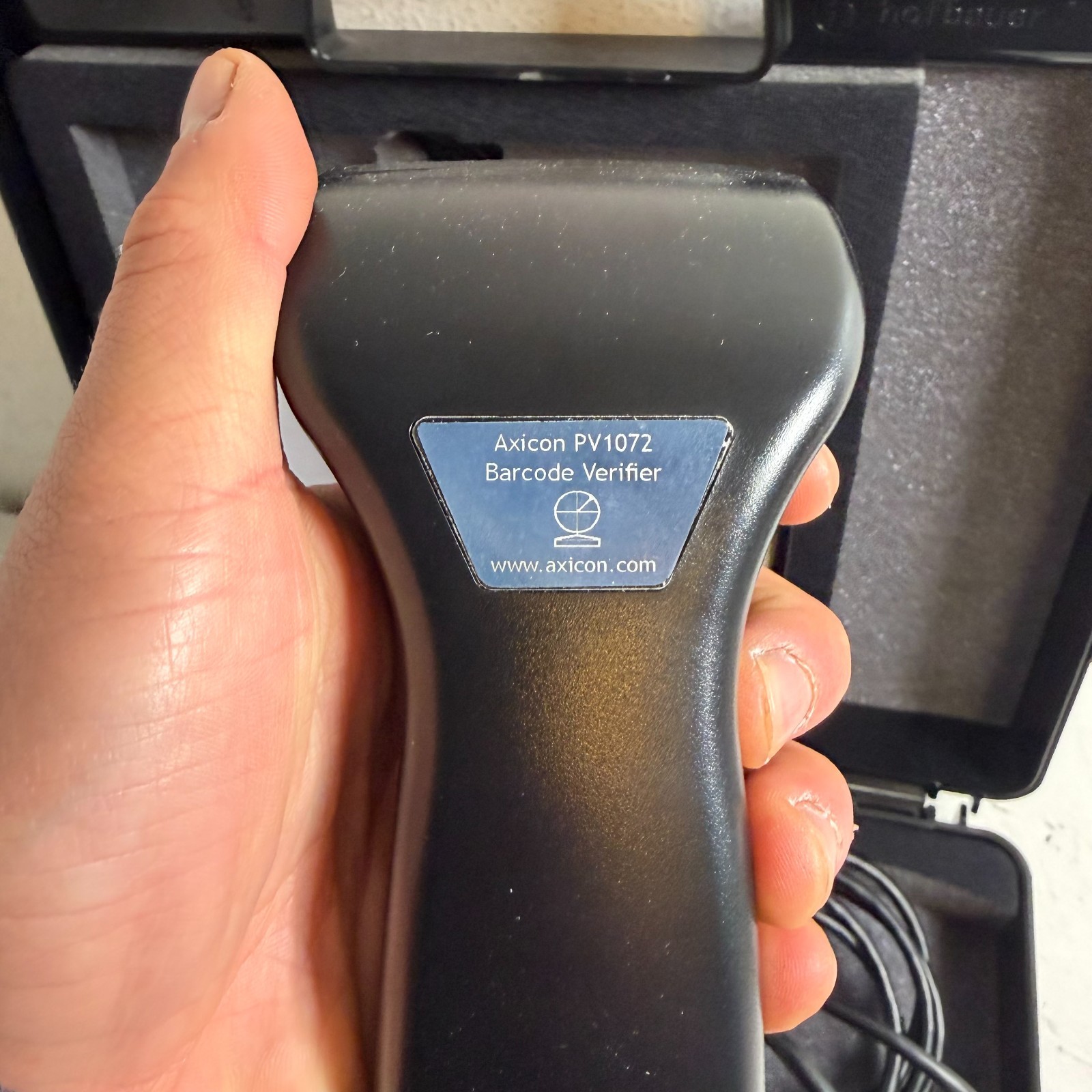 Axicon PV-1072 Black Portable Lightweight Mobile Verifier for Retail Barcodes