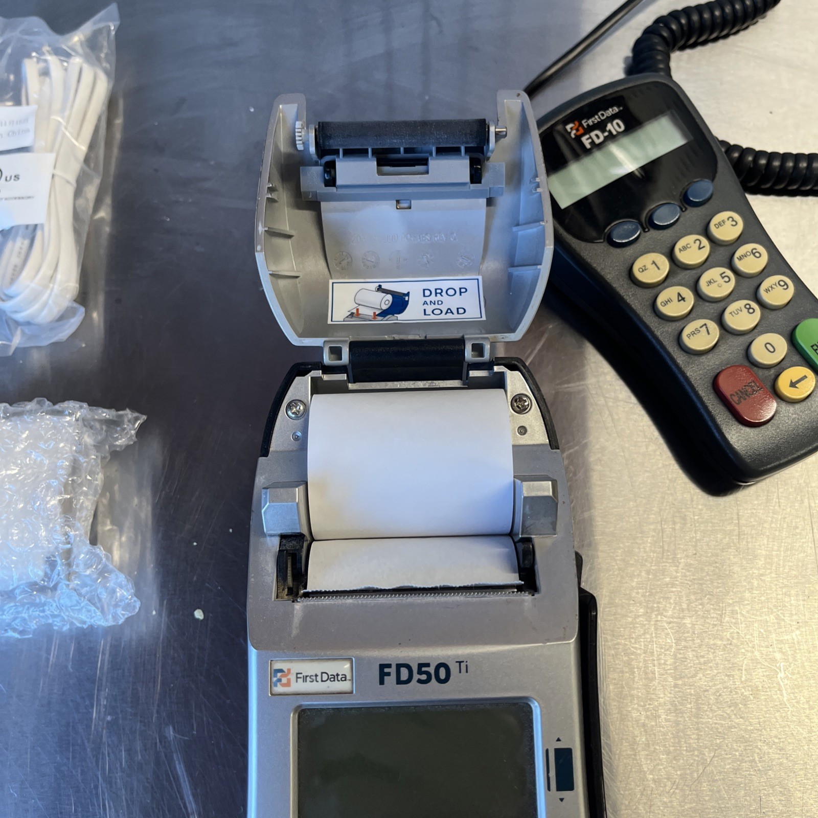 First Data FD-50Ti Credit Card Terminal + Printer 001689064 w/ FD-10 Number Pad