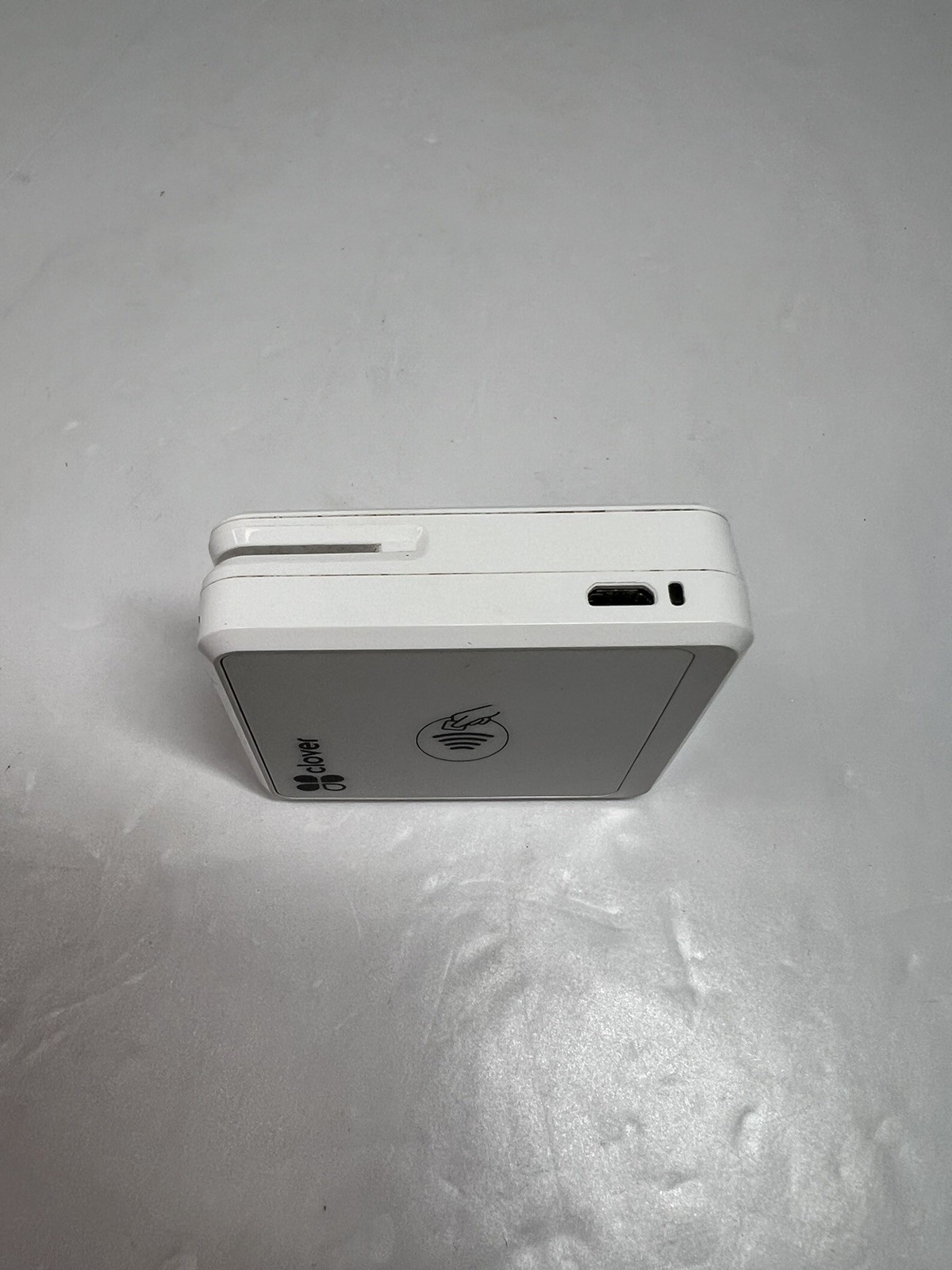 Clover Go RP457 A Contactless + Chip + Swipe Card Reader in White – Used