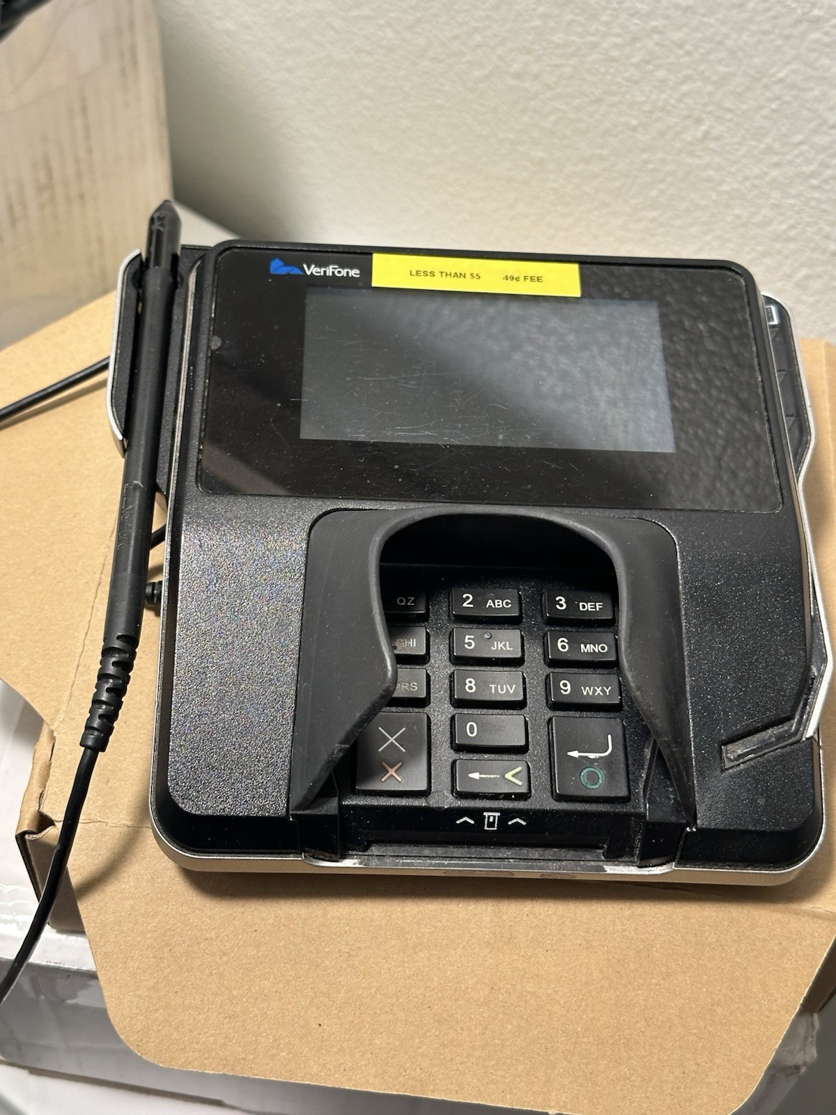 Verifone Credit Card Terminal MX915, Part Number M132-409-01, MX900-02/+Stand