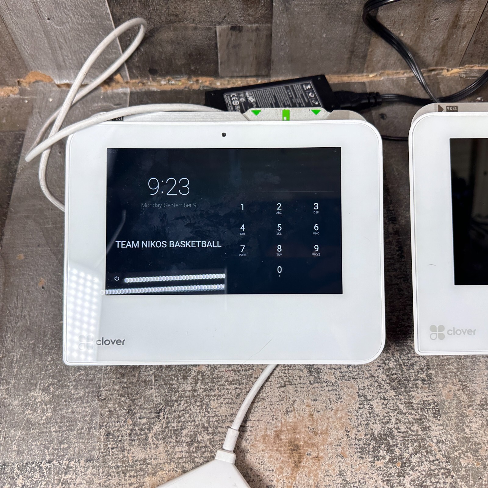 CLOVER | C302U | POS System/Credit Card Terminal with YJ3 Mini Triangle Hub Lot