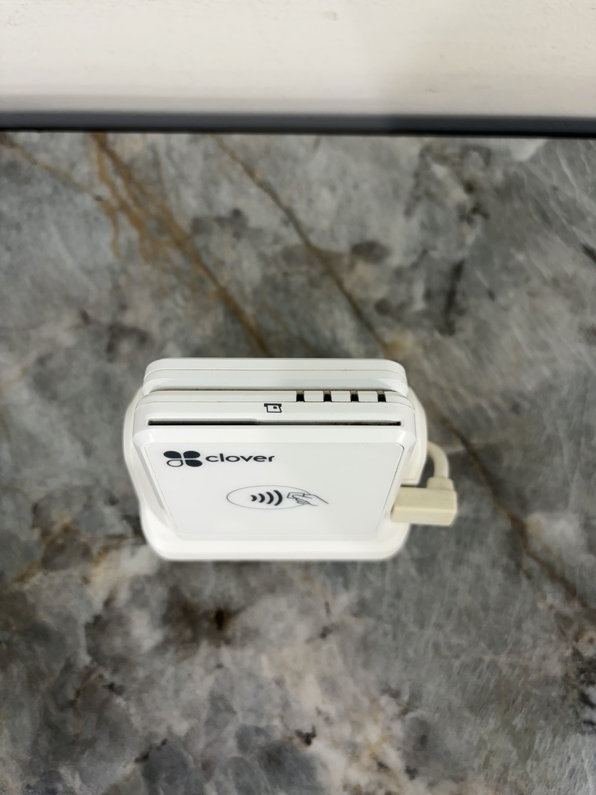 Clover Go RP457 A Contactless Chip Swipe Card Reader White With Charging Dock