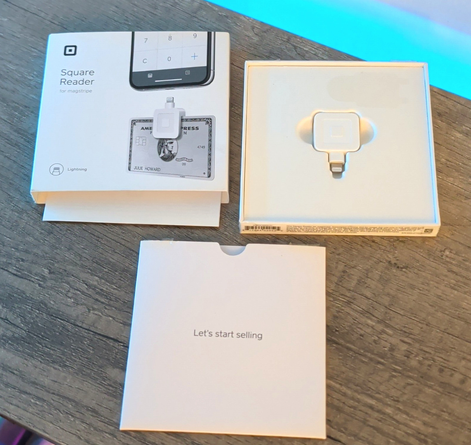 Square Reader for Magstripe Credit Card Reader, Lightning for iPhone iPad