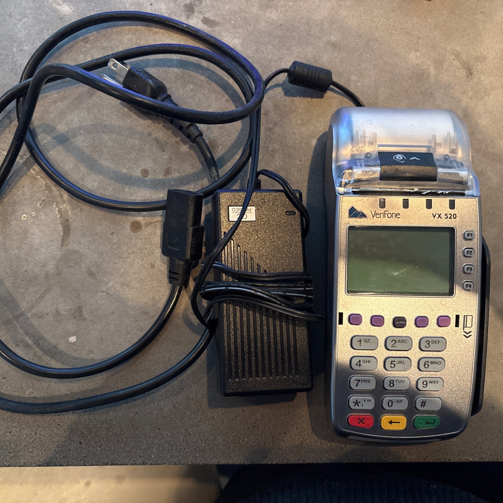 Verifone VX520 POS Credit Card Reader Machine #M252-753-03-NAA-3 w/ Power Supply