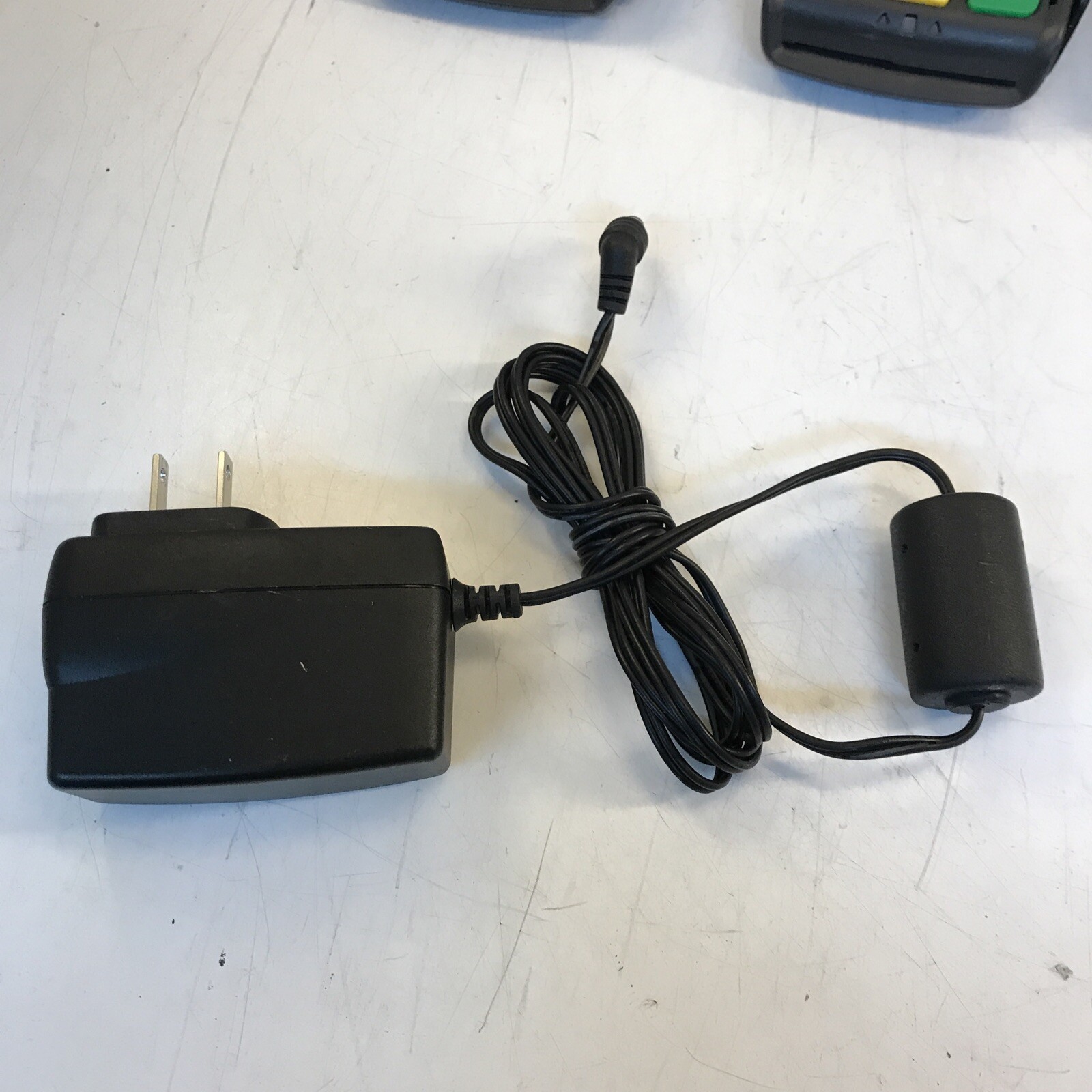 lot of 5 Ingenico IPP350 Credit Card Terminals powers on