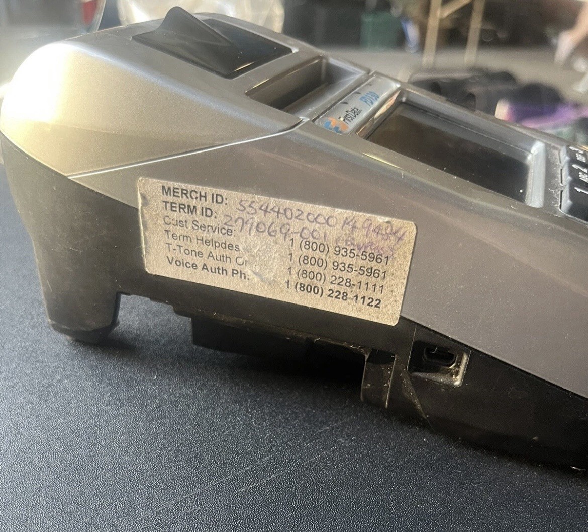 First Data FD130 EMV Credit Card Terminal + 8 Paper Rolls.