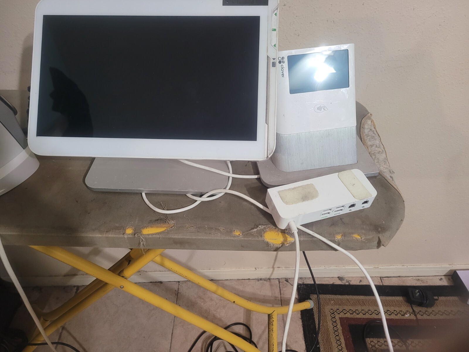 Clover Station C500 Point of Sale System w/ Printer P550, Hub H500