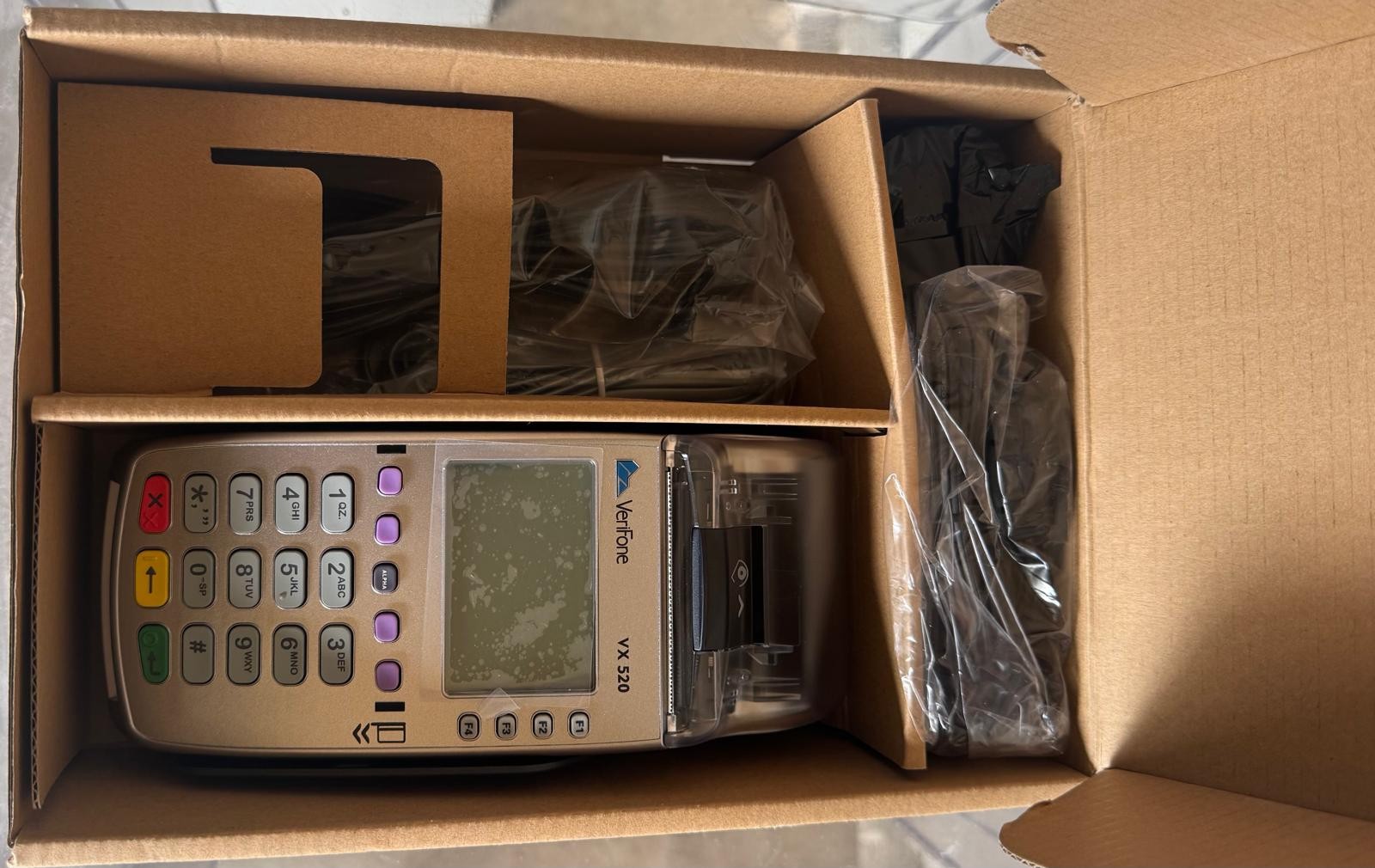 20 UNITS of Verifone VX 520 Credit Card Machine Terminal Reader BULK SALE