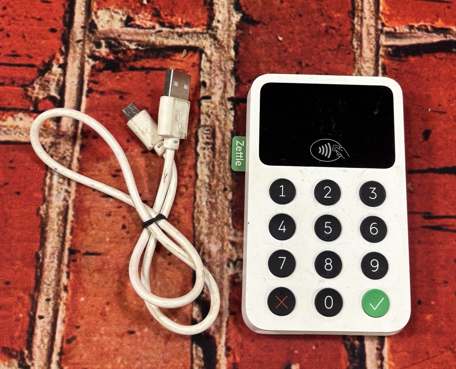 Zettle Reader 2 by PayPal Card Reader POS Machine + Dock 2 White Used with USB