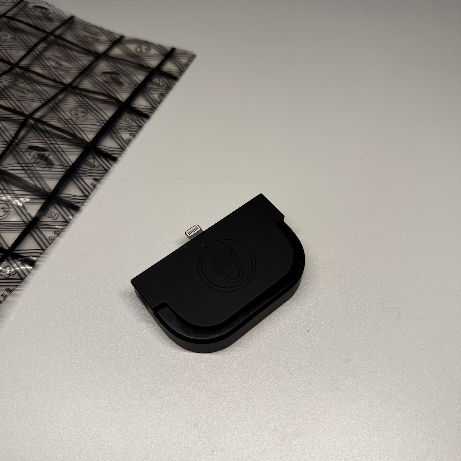 Magtek Magnesafe iDynamo 5 iPhone & iPad Credit Card Reader 21073131