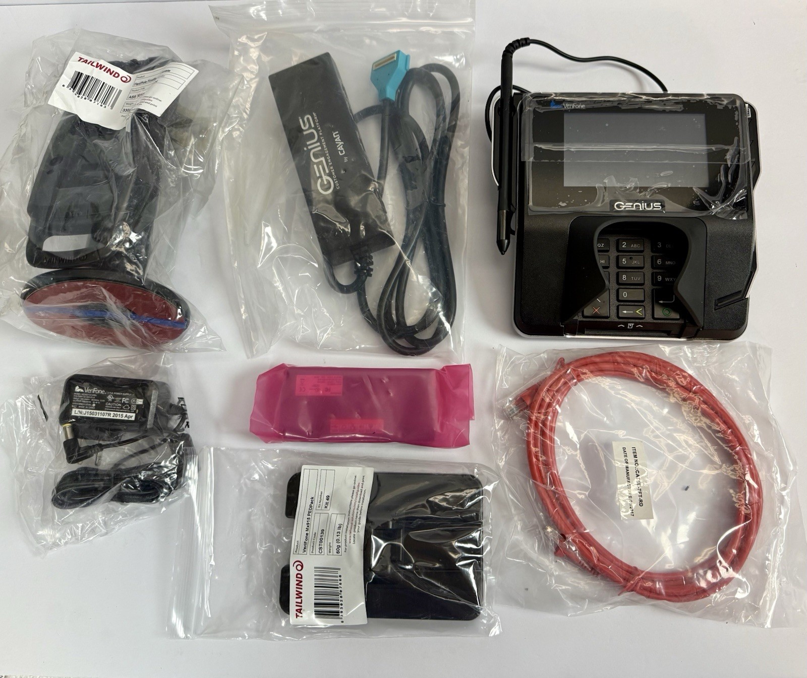NEW Verifone MX915 M132-409-01 Credit Card Payment Terminal w/ MX900-02 & Mount