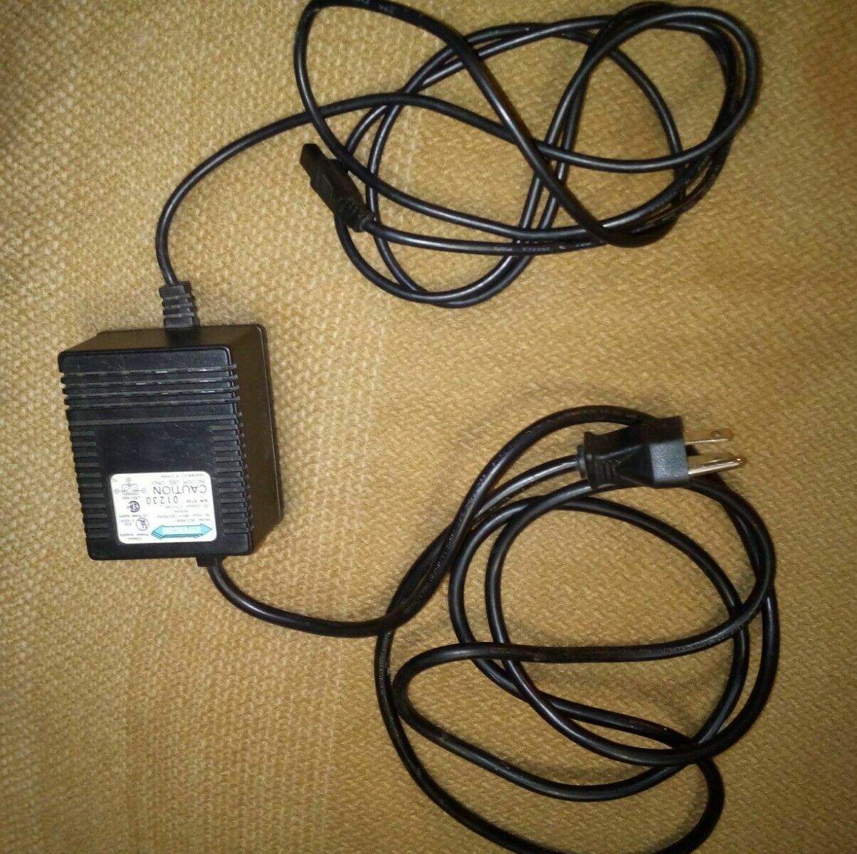 Hypercom OEM WLT-2408-1 Power Supply DC Output 27V 0.8A Credit Card