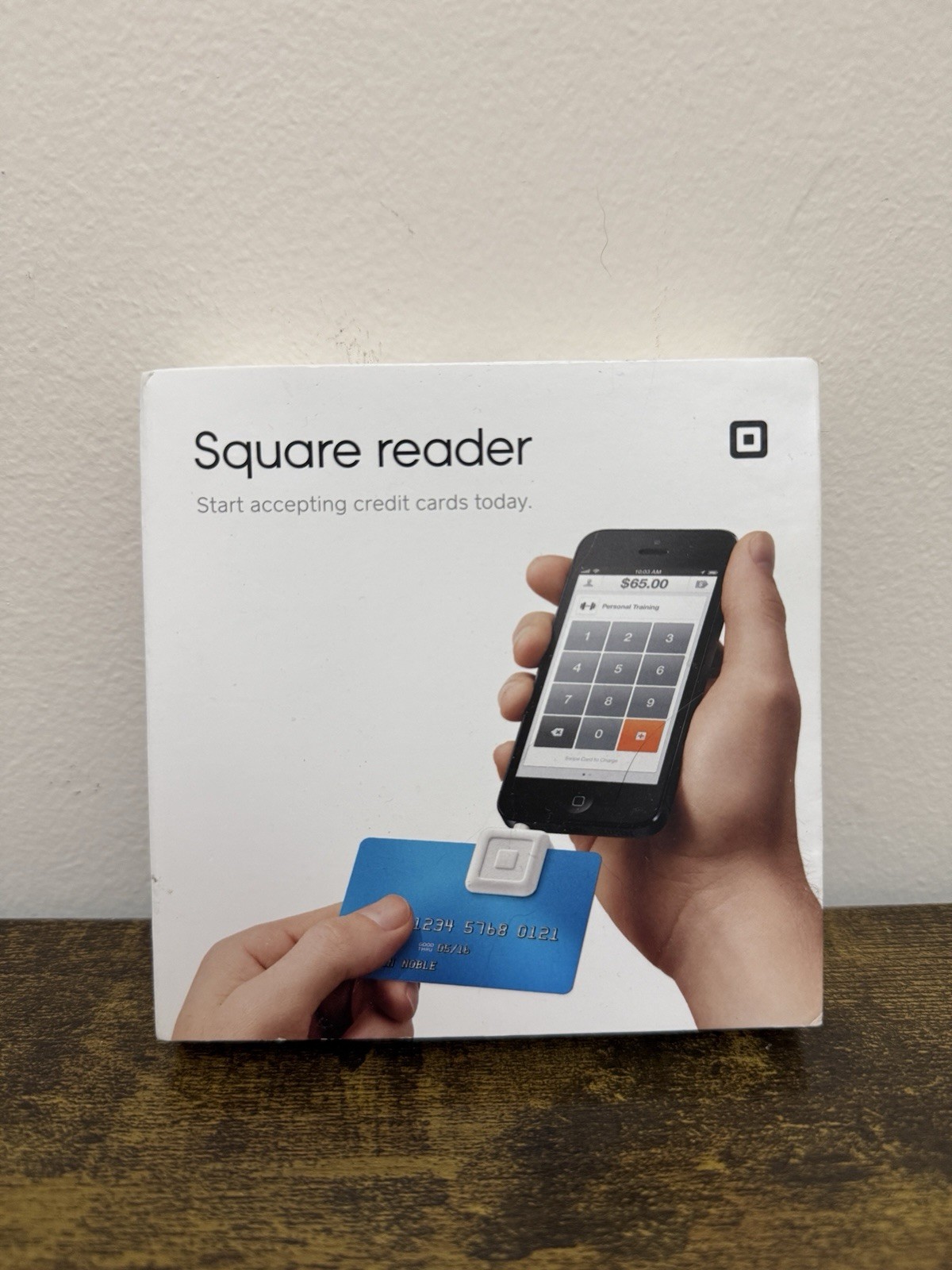 Square Credit Debit Card Reader Charge Mag Stripe Apple & Android Compatible NEW