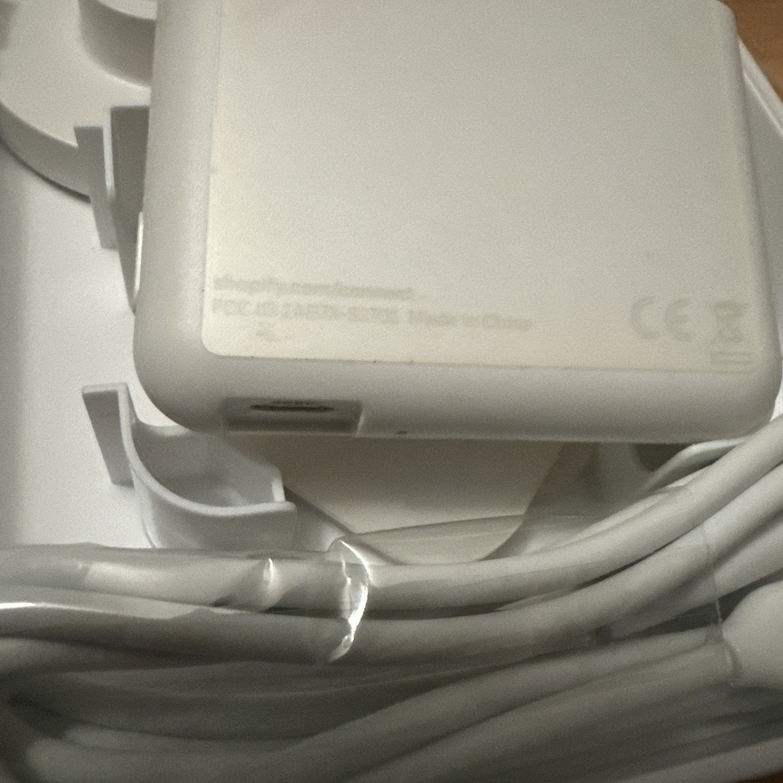 Shopify Chip and Swipe Credit Card Reader White Model S1701 New in Box