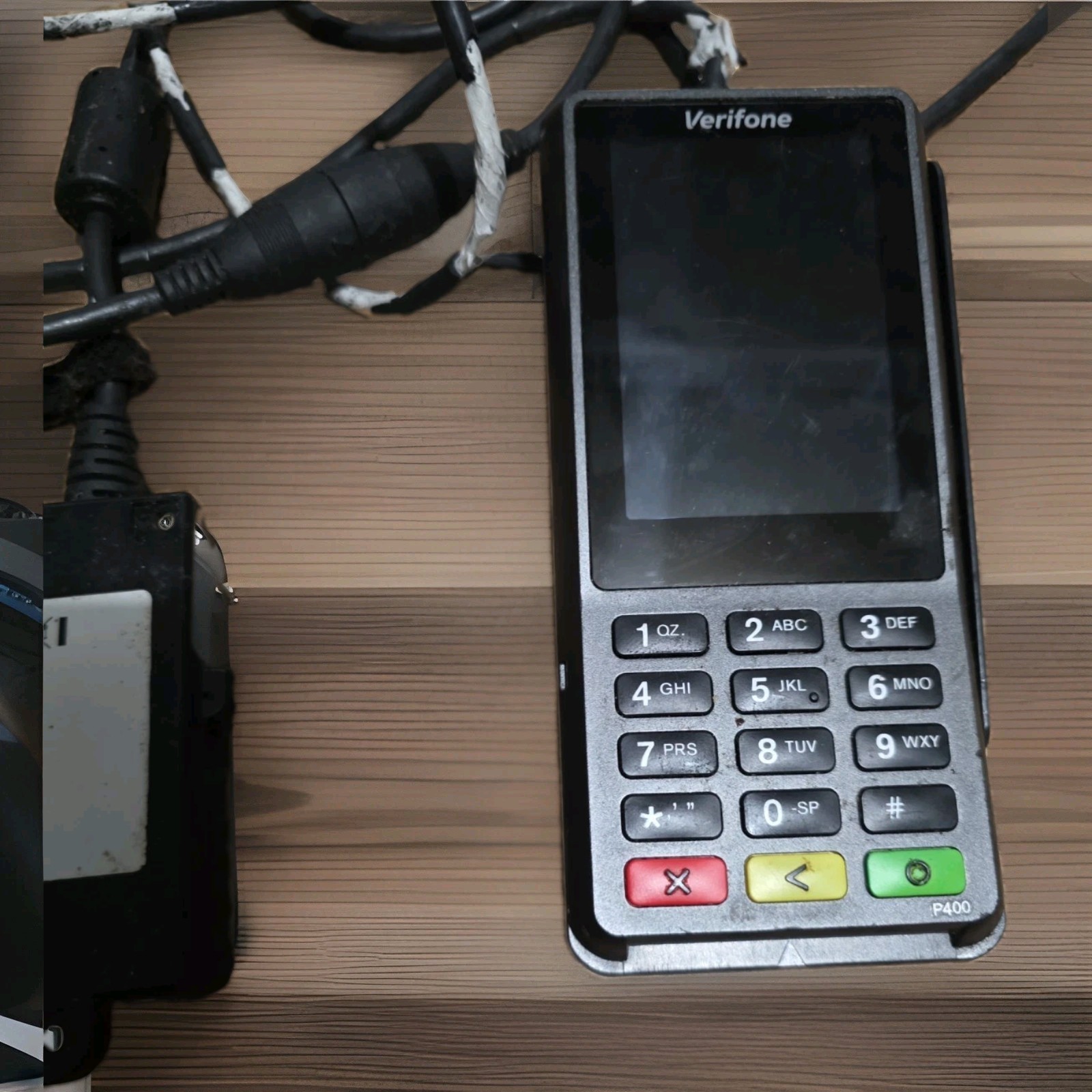Verifone P400 Plus Credit Card Terminal w/ RS232 Ethernet Cable