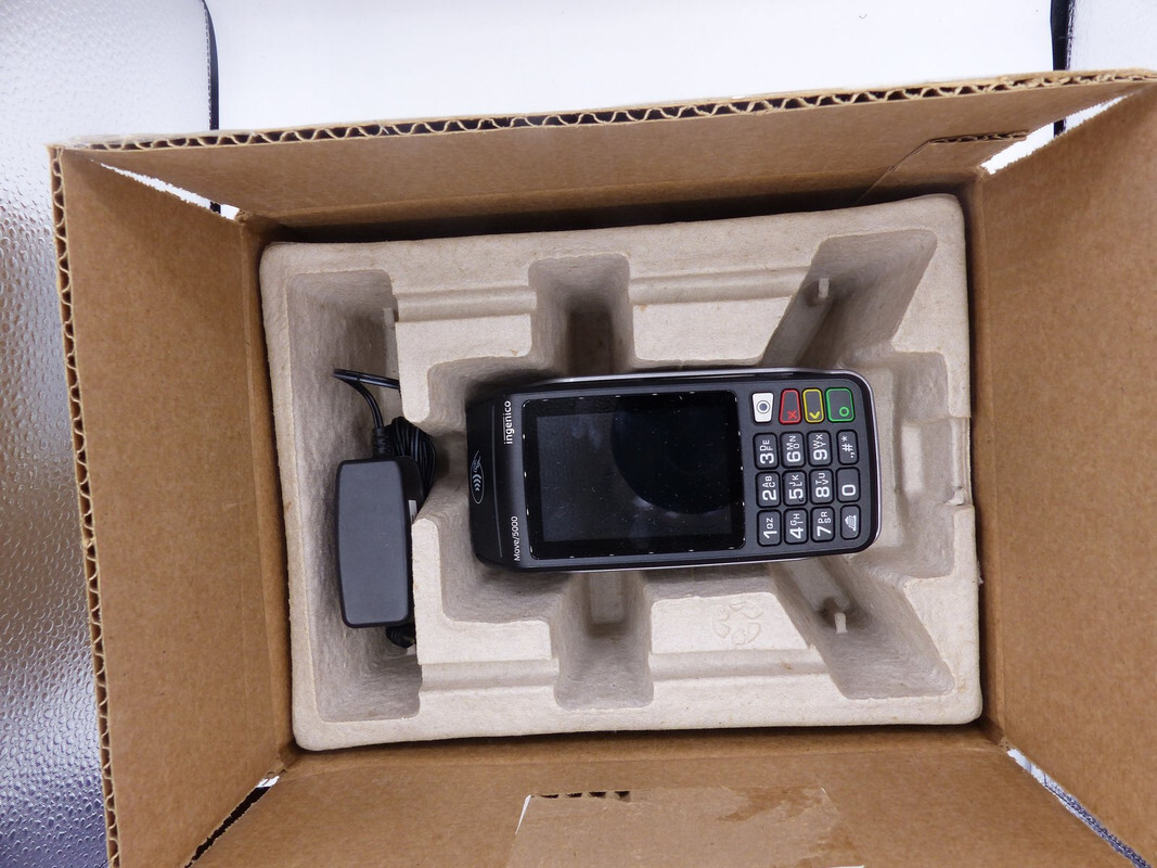 INGENICO MOVE 5000 TWB32011419R CL 4G WIFI BT CARD READER – PW LOCKED