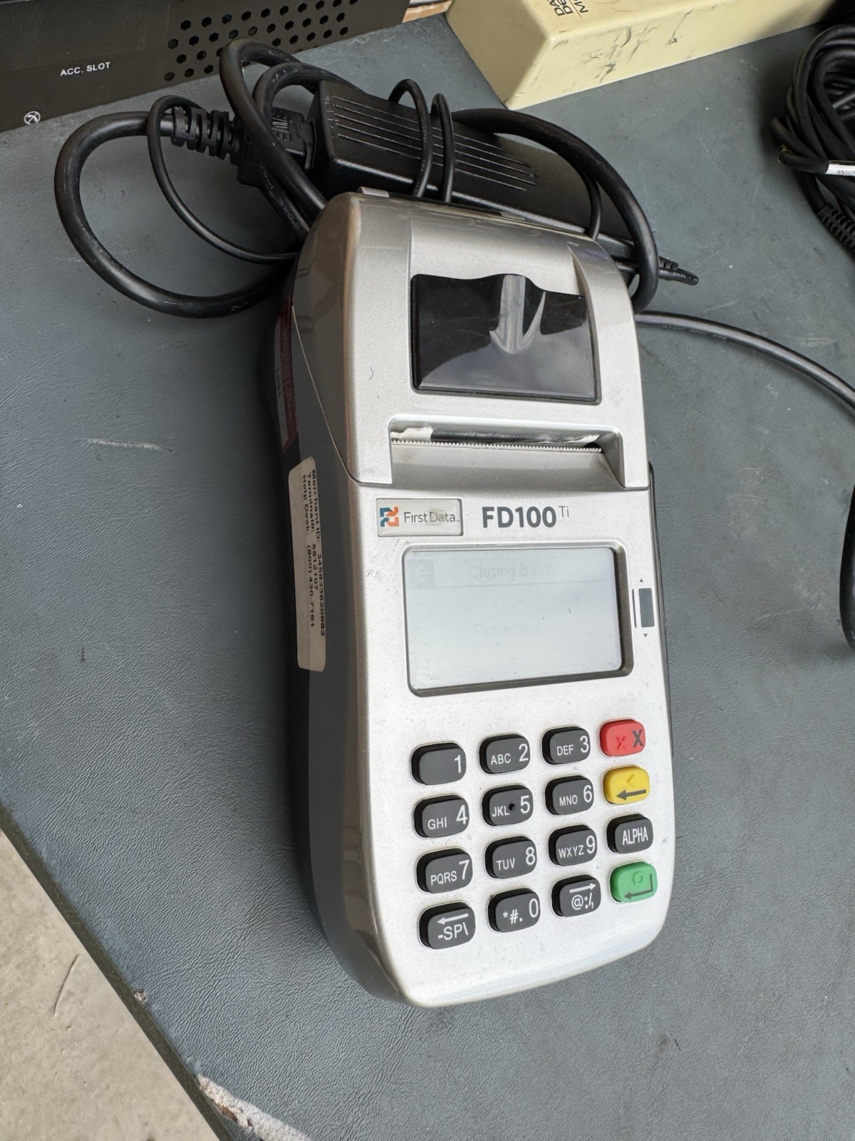 FIRST DATA FD100TI CREDIT CARD MACHINE. Fast free shipping.