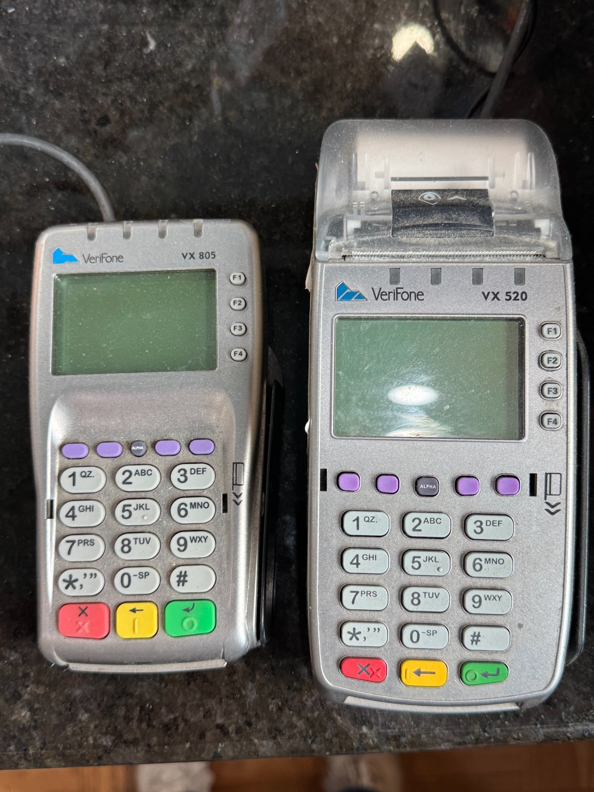 Verifone VX520 Credit Card POS Terminal with vx 805 pinpad and comes with wired