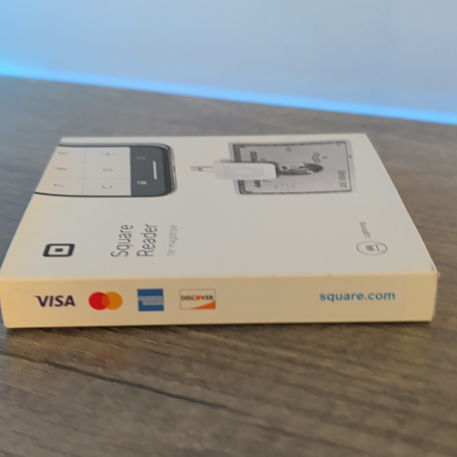 Square Reader for Magstripe Credit Card Reader, Lightning for iPhone iPad