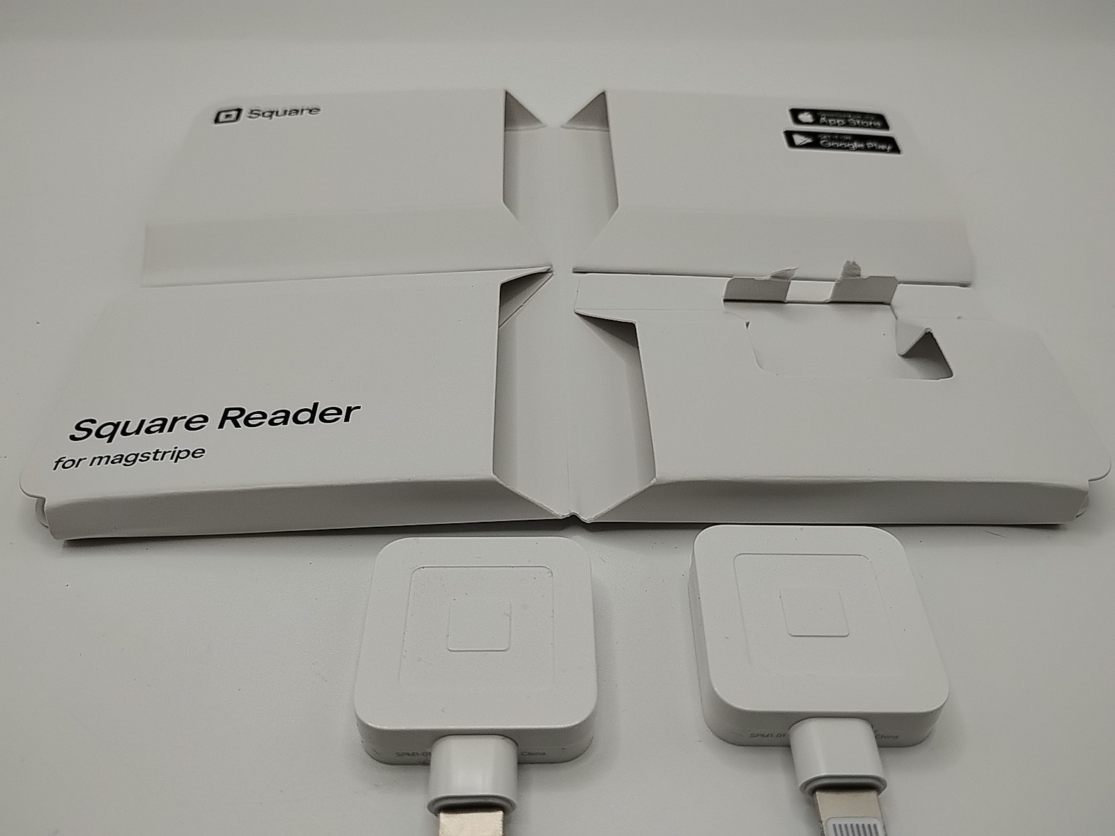 Square Reader for Magstripe Lightning Lot Of Two Open Box New